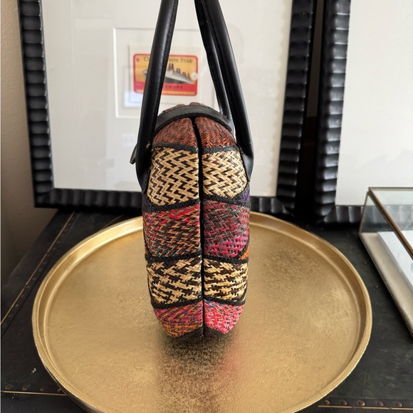 Unique structured woven purse - Picture 3 of 7